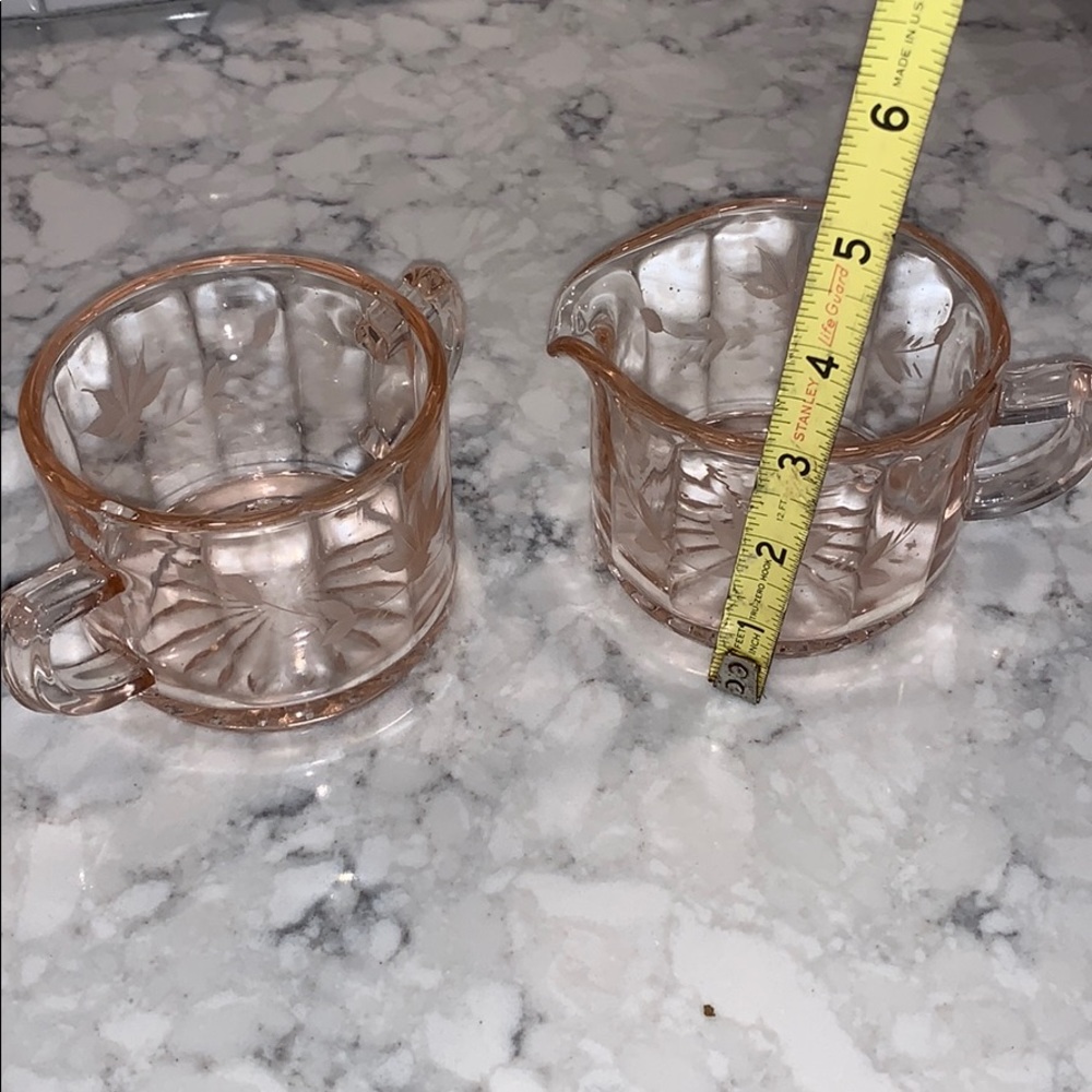 Depression glass sugar and creamer